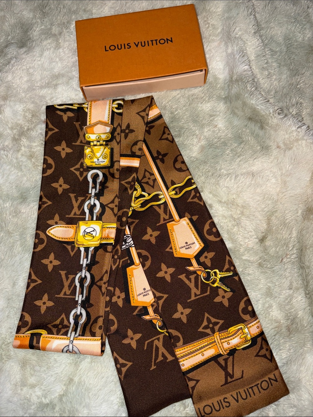 Louis Vuitton Brown Monogram confidential bandeau designer scarf bag/hair scarf - Picture 3 of 9